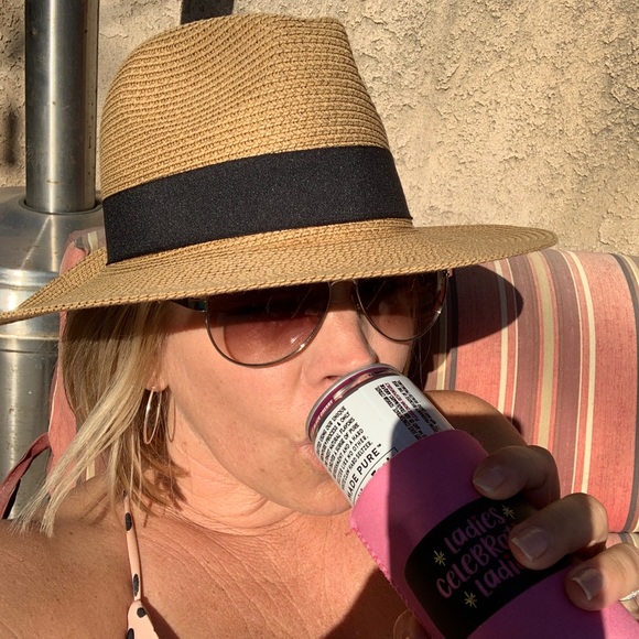 Meet your Posher, Cindy - Picture 1 of 1